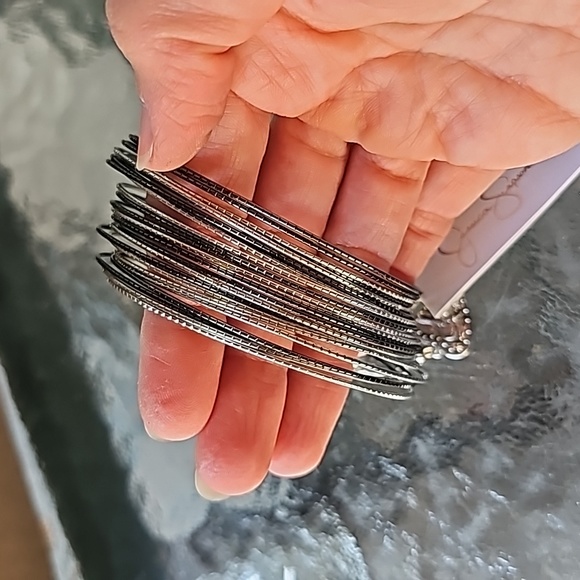 Unique Chained Bangle Set NWT - Picture 2 of 8